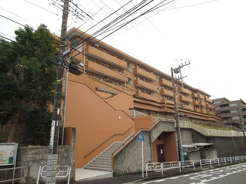 ライオンズマンション下永谷2階 建物外観　※2021年12月撮影
