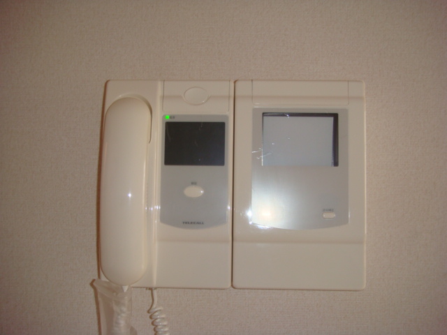 シェルル・スイート305号室 TVモニターホン