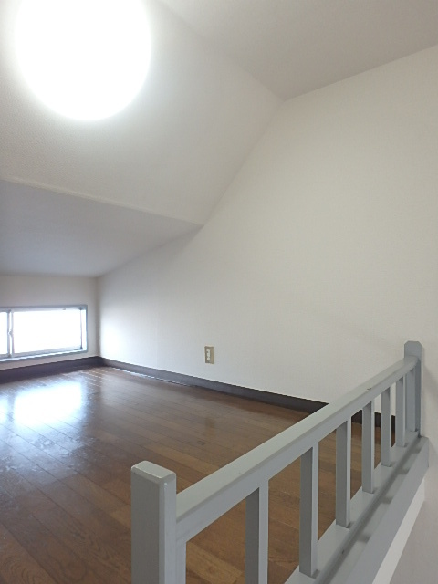 カルタス２１戸田第５2階 リビング