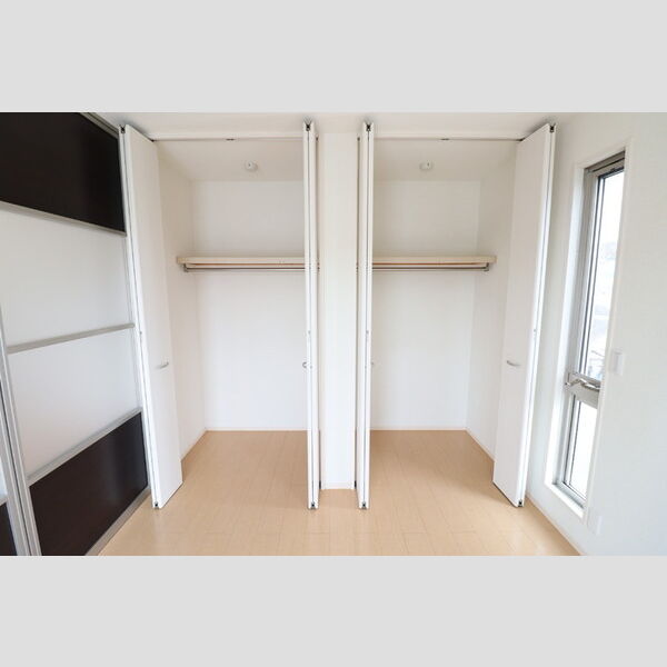 ロイトンⅢ301号室 収納