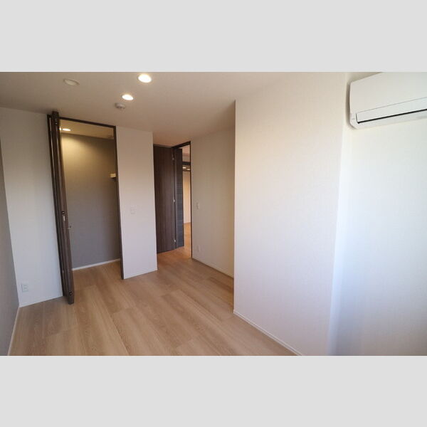 Noble villa浦和美園202号室 洋室