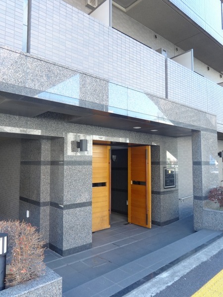 ルーブル学芸大学参番館203号室 エントランス