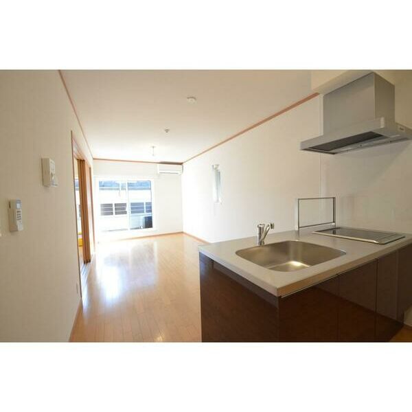 フォレストメゾン三河島 リビング