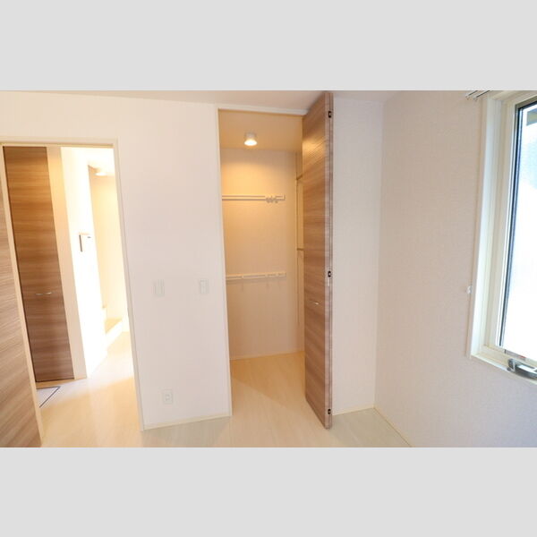 グランシャリオ・ヴィラ　B棟101号室 クローゼット