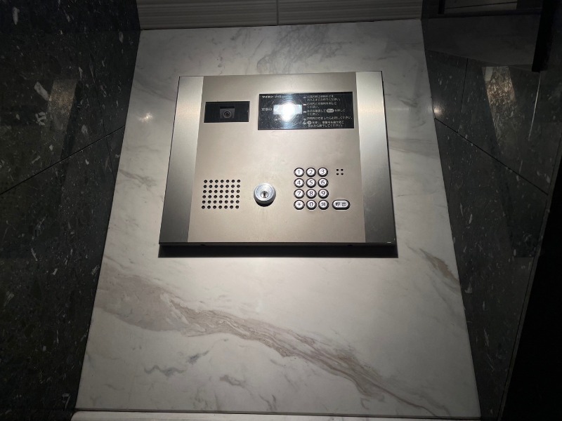 エルミタージュ横濱弘明寺4階 モニター付きオートロック