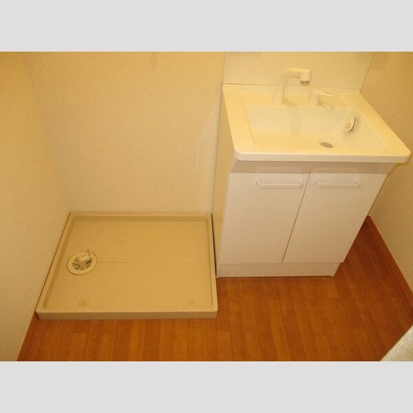 ブルンネンパーク　B 洗髪洗面化粧台、室内洗濯機置場