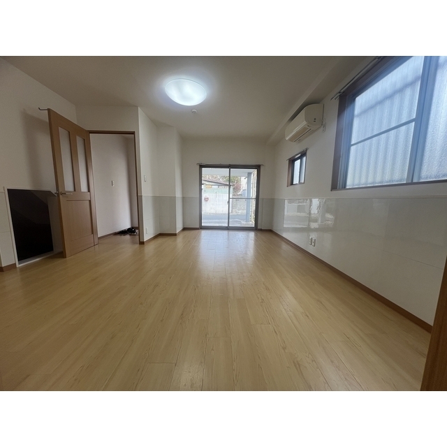 扇１丁目戸建 12帖のリビング