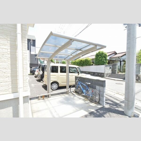 グリーンコテージD 駐輪場