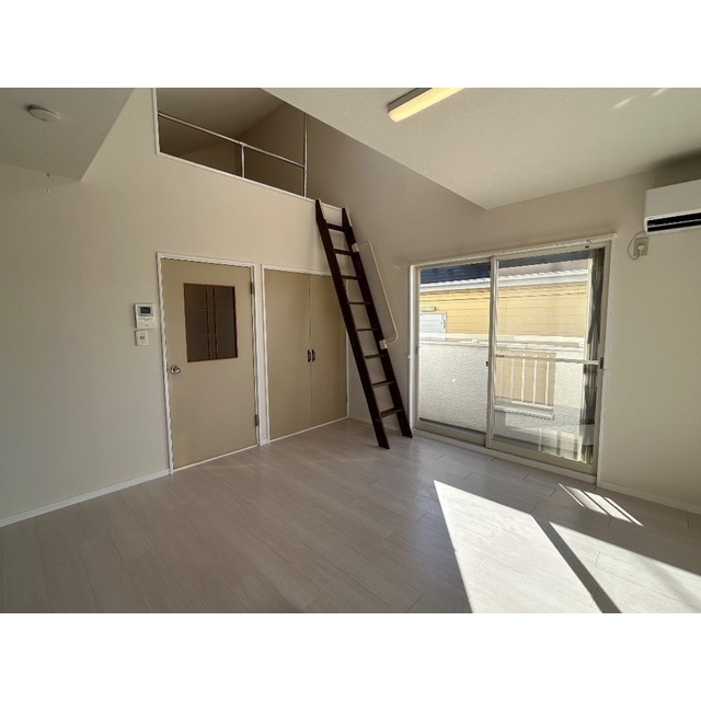 エスペラントイケダ207号室 リビング