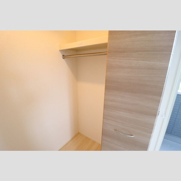 山五ヒルズ203号室 ウォークインクローゼット