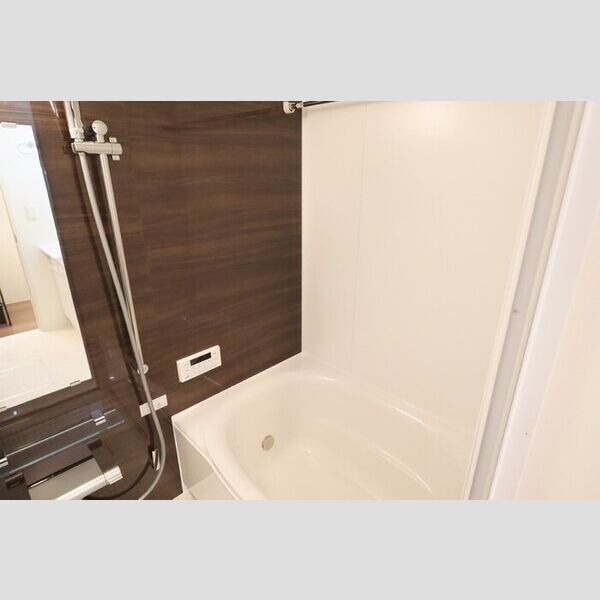 マ・メゾン鵠沼花沢　B 浴室は追い焚き給湯、浴室換気乾燥機付きです