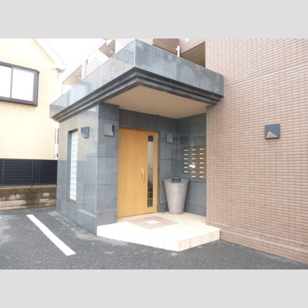 ラ・ヴェーヌ エントランス