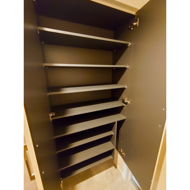 ドゥーエ亀戸Ⅱ0508号室 シューズクローゼット