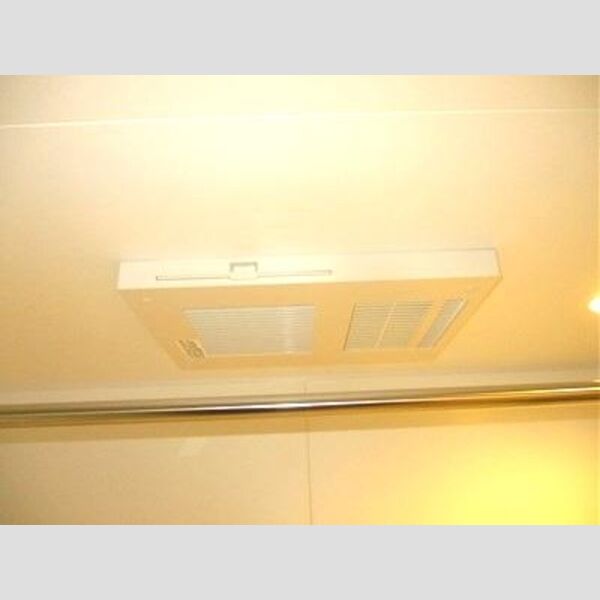 1007-KURA1号棟202号室 浴室換気乾燥機