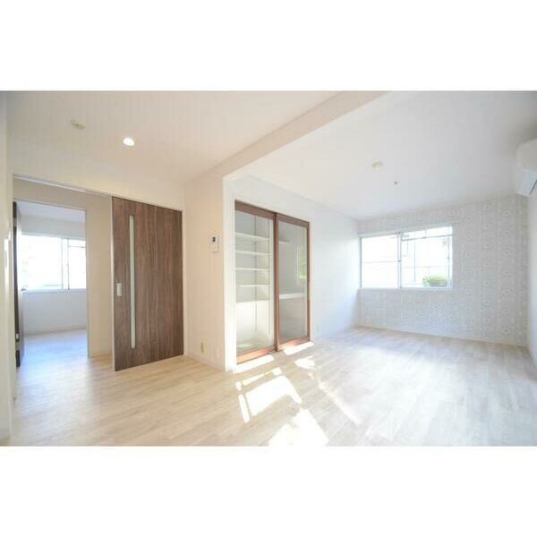 エステートピア荒井 リビング