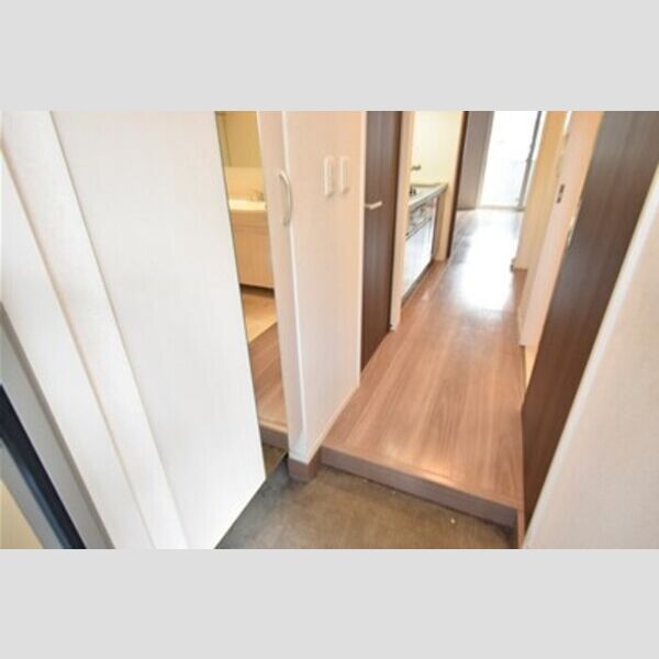 ルミエール本厚木 玄関