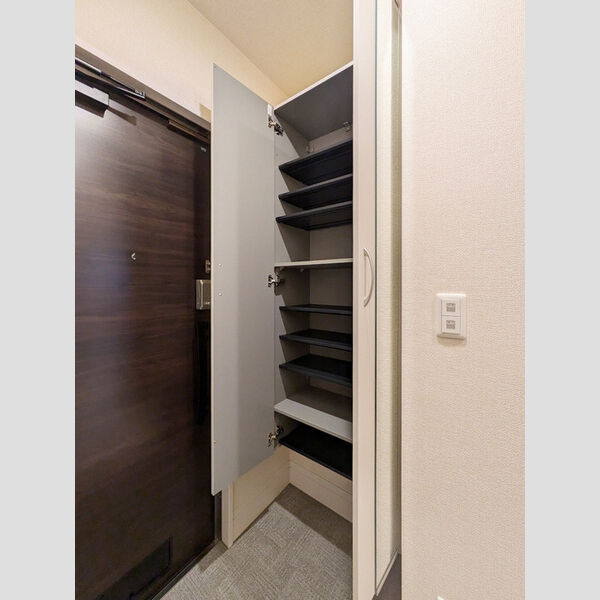 ルーエ大宮 玄関・シューズボックス