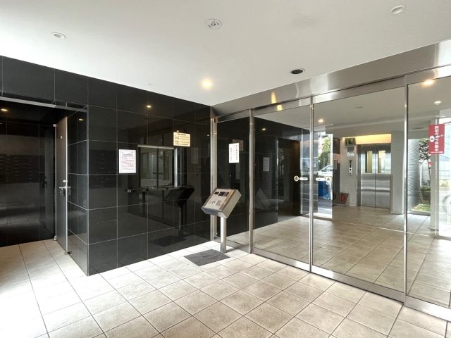 ＣＡＬＭ．ＫＯＩＷＡ　ＷＥＳＴ8階 エントランス