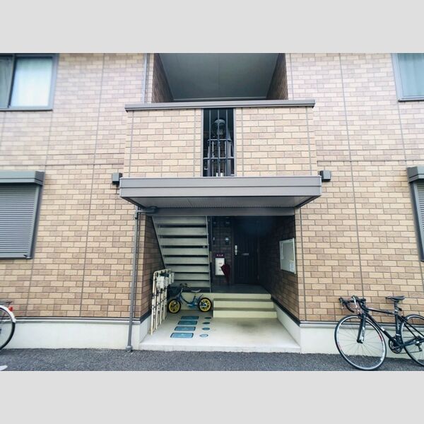 ヴェルドミール103号室 エントランス