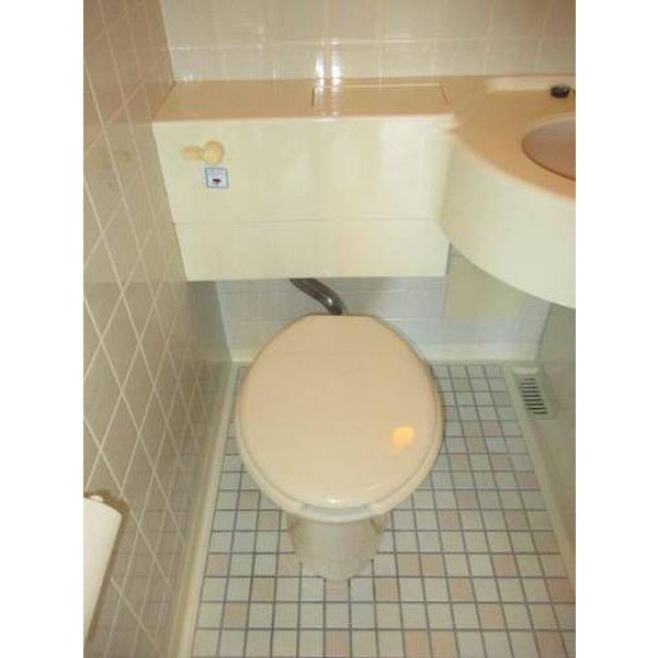 ライオンズプラザ新横浜0802号室 トイレ