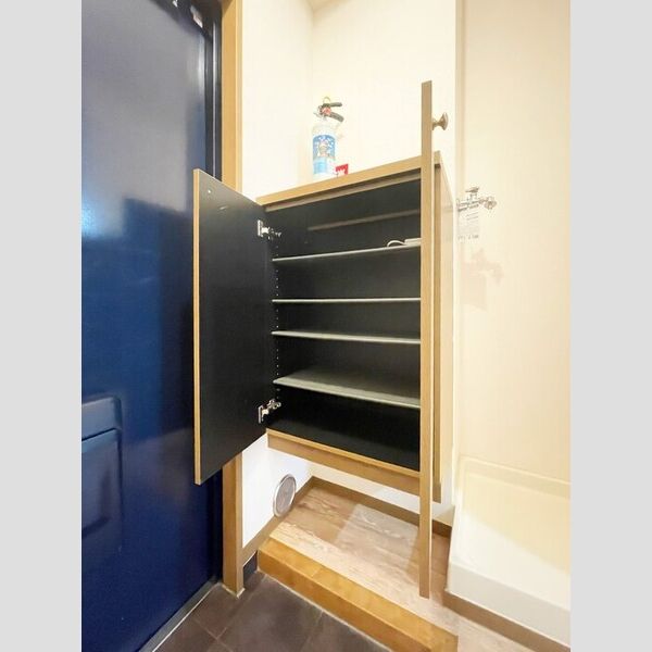 サマービレッジ301号室 シューズボックス