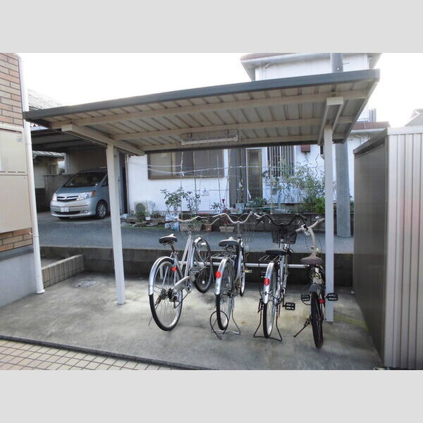 ブリックスクエア 駐輪場