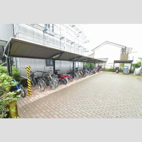 アルファタウン秦野新町　A 駐輪場