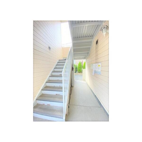 エステート華203号室 エントランス