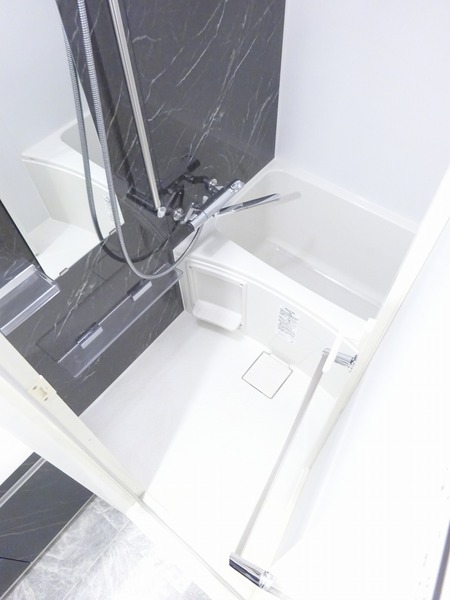 ＡＺＥＳＴ関内204号室 お風呂