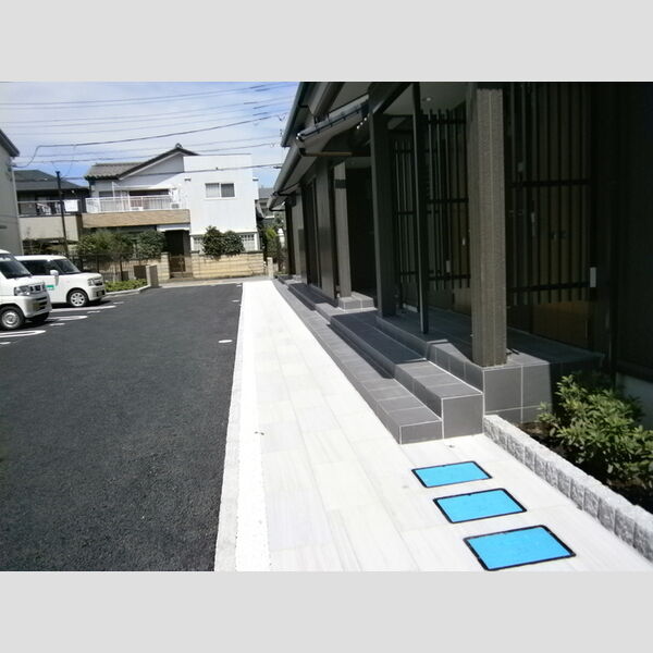 Breeze谷塚 エントランス