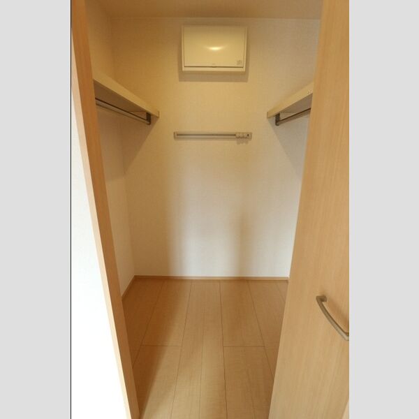 クレシアコート ウォークインクローゼット