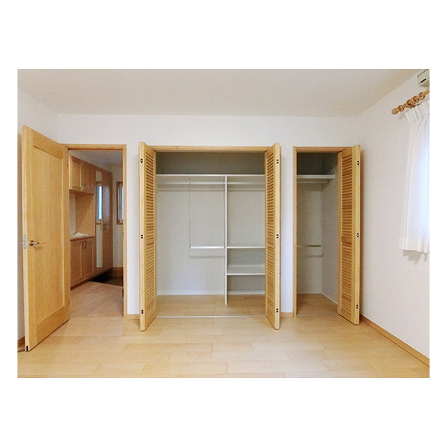 中野区江原町2丁目戸建て 全居室収納です