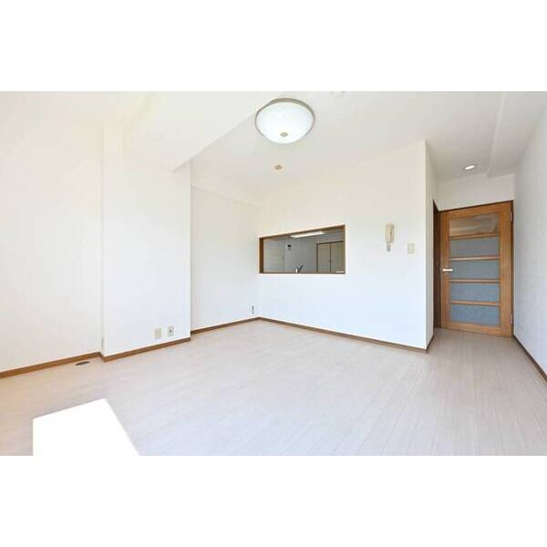 第12明智ビル0302号室 リビング