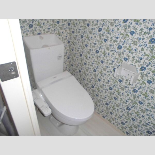 ラ・レーヴ302号室 トイレ