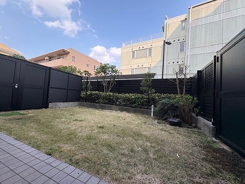 ライオンズ上井草レジデンス1階 専用庭　2026年3月撮影