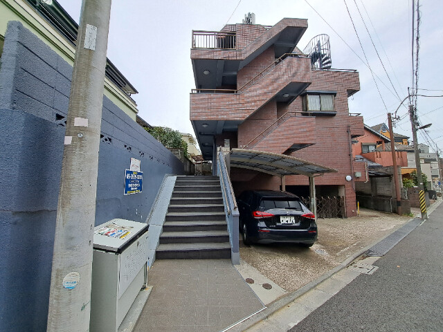 ラ・シェモア エントランス