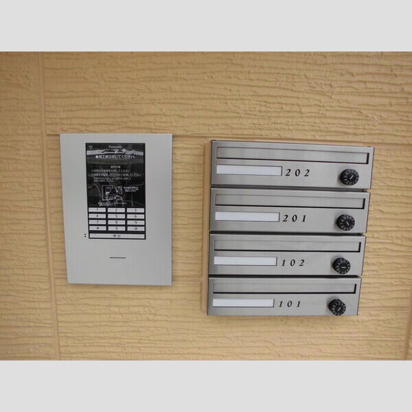 ルーチェB201号室 エントランス