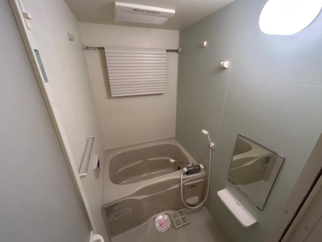 ライジング・サン203号室 バス