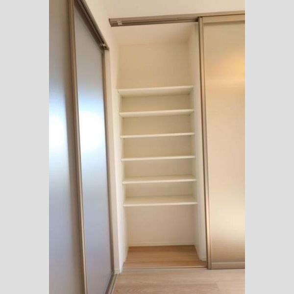 グラナーデ江戸川A 棚(洋5)