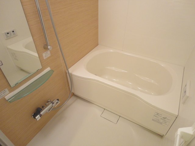 Ｂｌａｎｃ・Ｌｅｙｓｉｎ（ブラン・レザン） バス(追焚き・浴室乾燥)