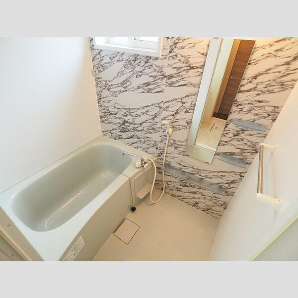 ロイヤルアーク307号室 バス