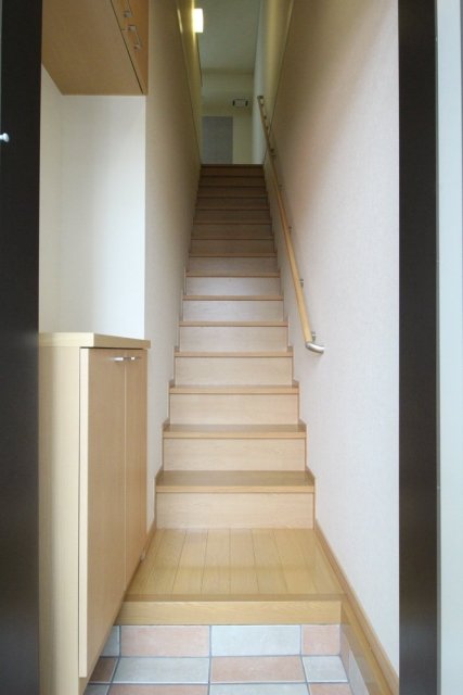 メゾンオルテ2階 玄関