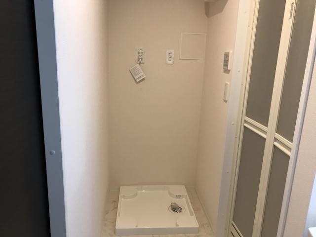 プリムローズ201号室 洗濯機置場