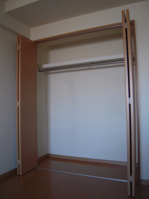 カッスル菊名 収納