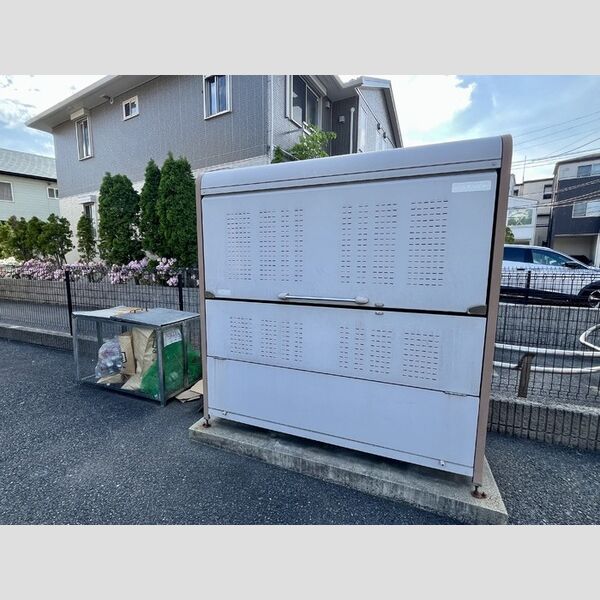 セレーノ西船201号室 ゴミステーション