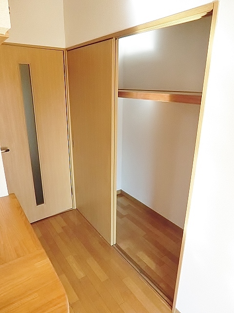 ファミール元住吉 室内写真は４０４号室です。