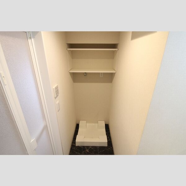 ベイサイドヒルズ関内302号室 室内洗濯機置き場