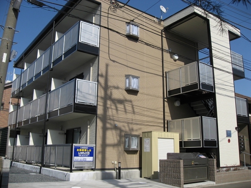 レオパレスカーサドマーニの外観画像