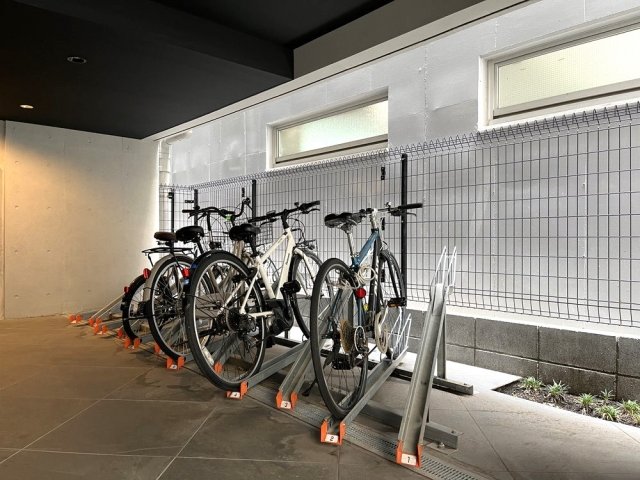 Ｌｉｖｅ　Ｆｌａｔ蔵前5階 駐輪場