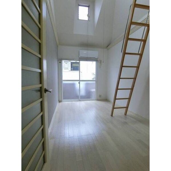 ゼフィランサス新柏 リビング